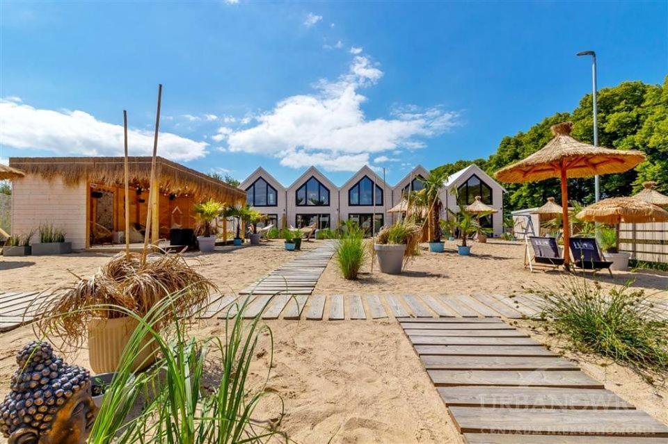 Lulu Holiday Resort Domki Z Podgrzewanym Basenem Großmöllen Exterior foto