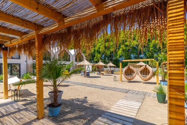 Lulu Holiday Resort Domki Z Podgrzewanym Basenem Großmöllen Exterior foto